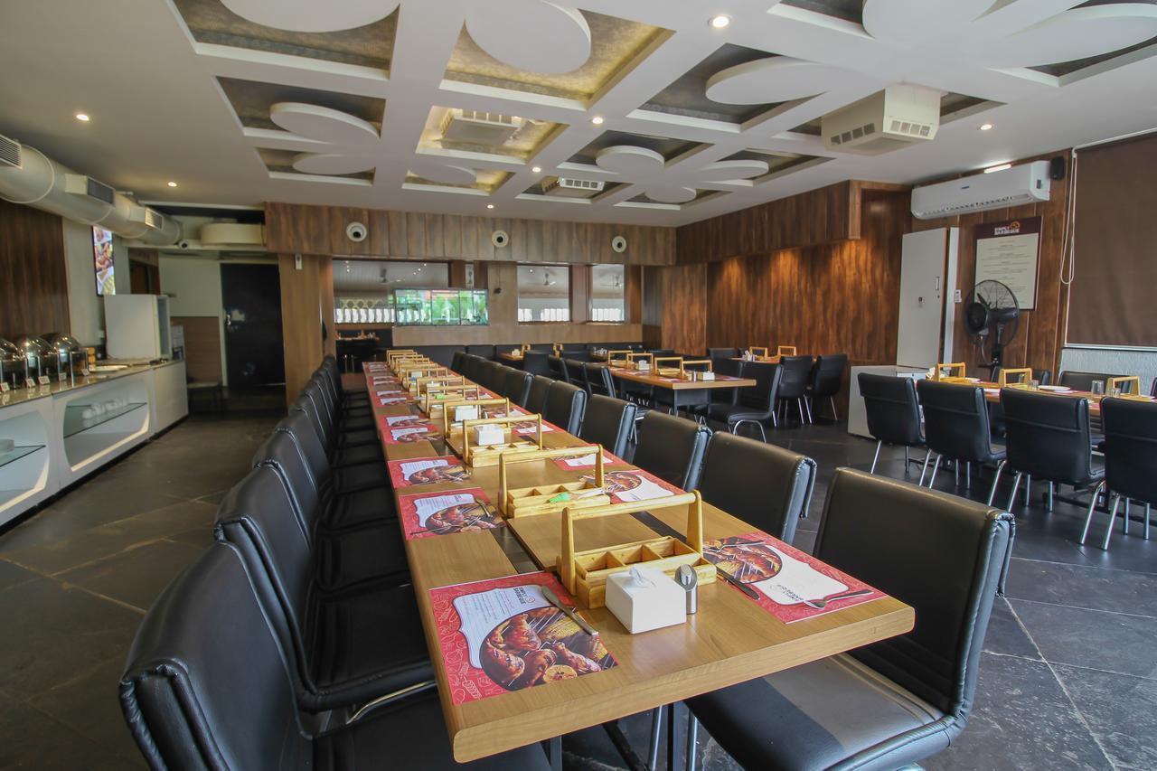 Oyo 24197 Saptaruchi Hotel Pimpri-Chinchwad Exterior foto