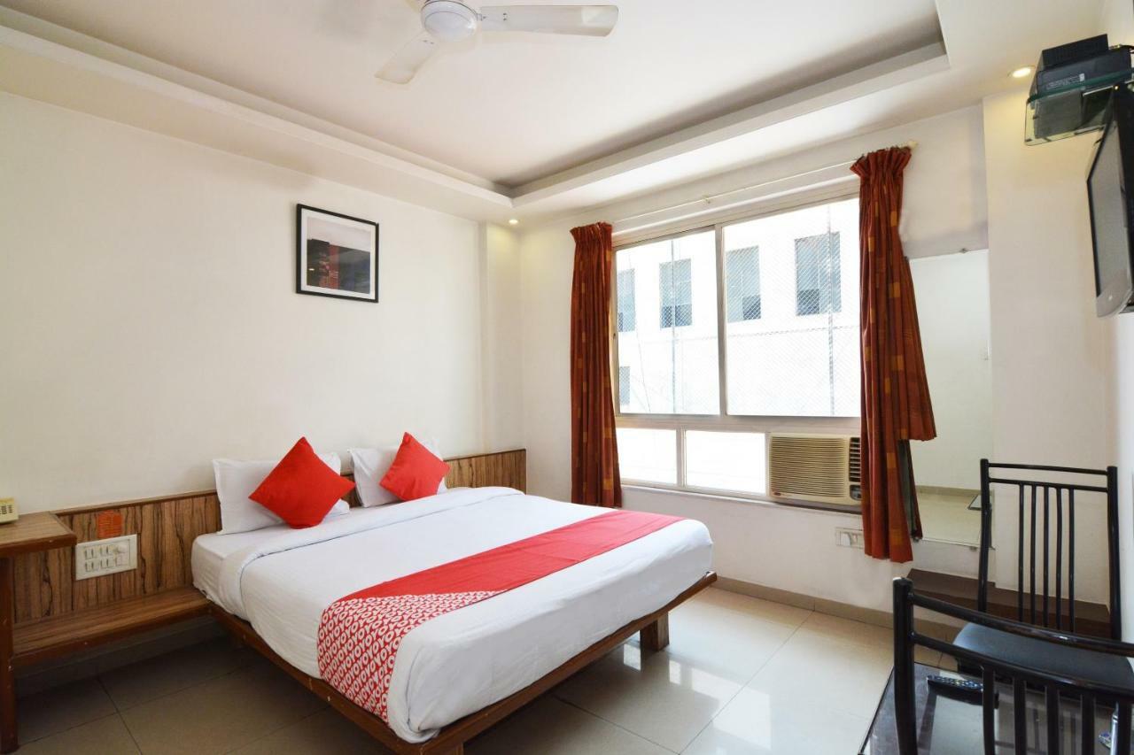 Oyo 24197 Saptaruchi Hotel Pimpri-Chinchwad Exterior foto