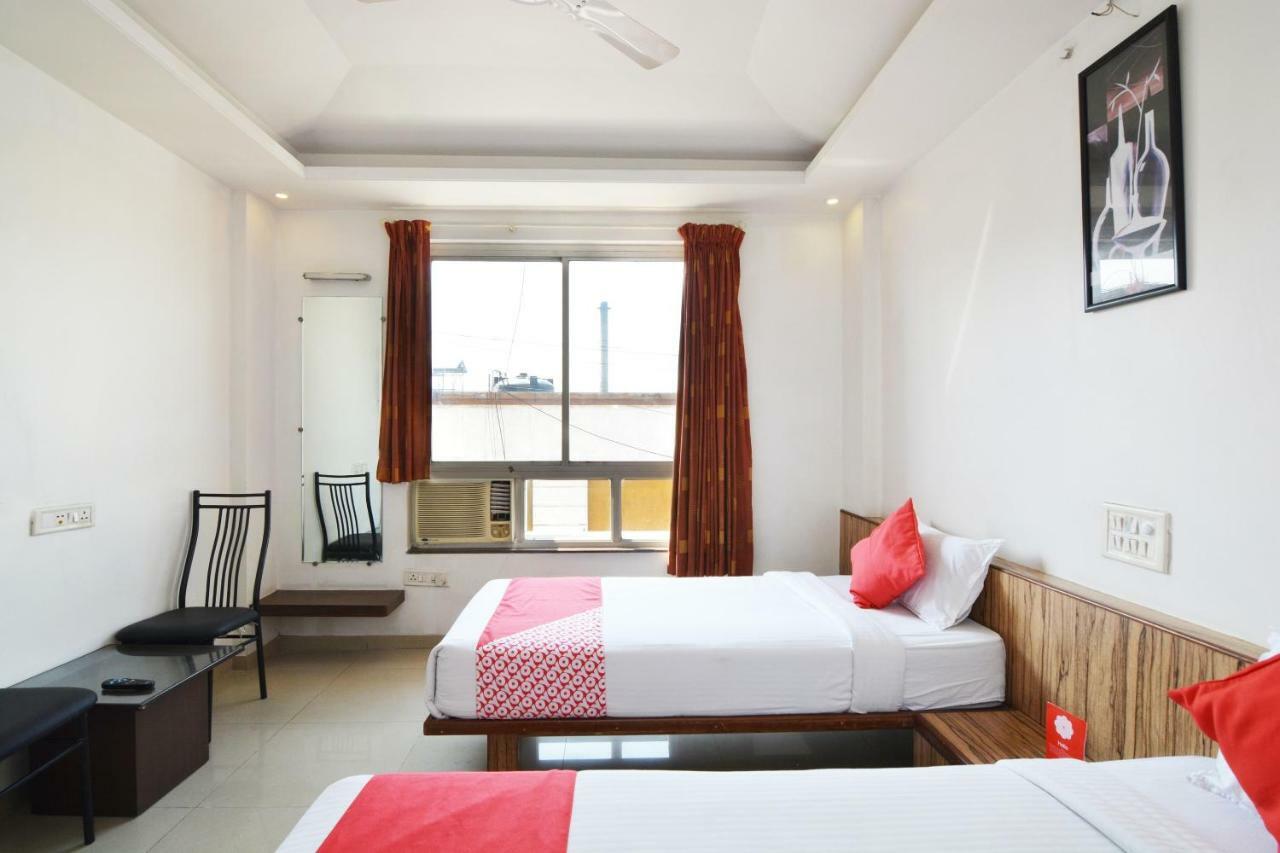 Oyo 24197 Saptaruchi Hotel Pimpri-Chinchwad Exterior foto