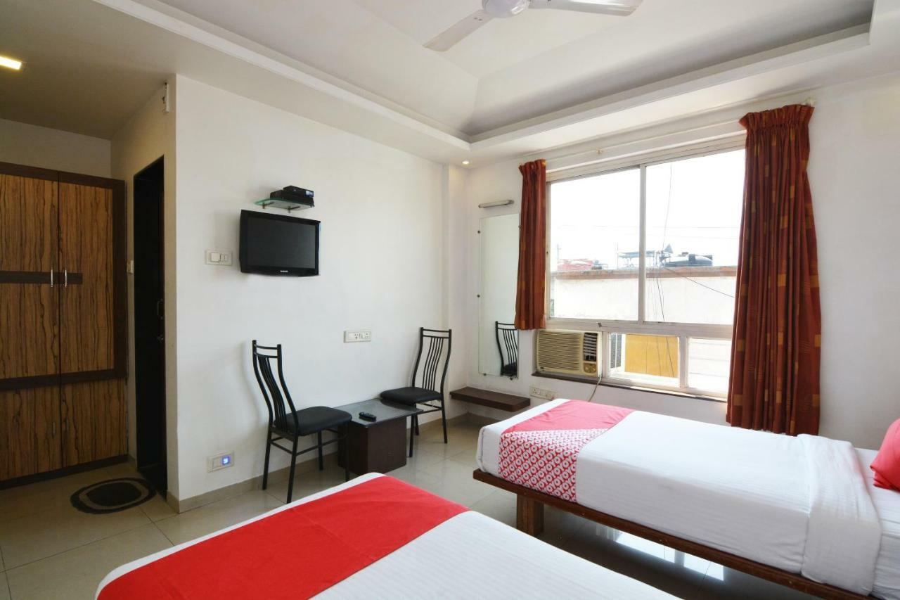 Oyo 24197 Saptaruchi Hotel Pimpri-Chinchwad Exterior foto